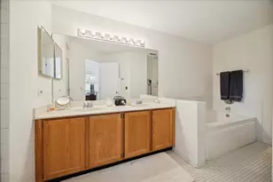 11438 Ashley Woods Dr, Westchester, IL 60154 - Photo 22