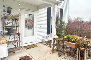 3316 Greenwich Ln, Island Lake, IL 60042 - Photo 2