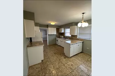 3341 W Pratt Avenue #2, Lincolnwood, IL 60712 - Photo 4
