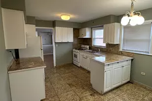 3341 W Pratt Ave, Lincolnwood, IL 60712 - Photo 4