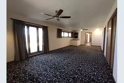 4910 Kilburn Avenue, Rockford, IL 61101 - Photo 36