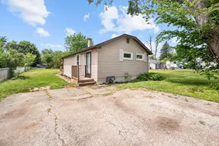 37714 N Nippersink Pl, Spring Grove, IL 60081 - Photo 2