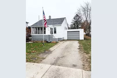 216 E 3rd Street, Aroma Park, IL 60910 - Photo 1