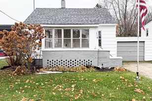 216 E 3rd St, Aroma Park, IL 60910 - Photo 2