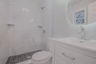 9N621 Flora Dr, Elgin, IL 60123 - Photo 14