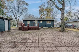 9N621 Flora Dr, Elgin, IL 60123 - Photo 24