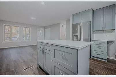 9N621 Flora Drive, Elgin, IL 60123 - Photo 10