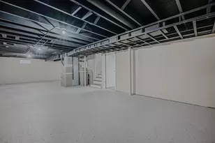 9N621 Flora Dr, Elgin, IL 60123 - Photo 18