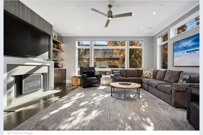 2107 W Bradley Place, Chicago, IL 60618 - Photo 20