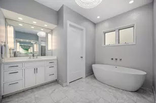 2107 W Bradley Pl, Chicago, IL 60618 - Photo 38