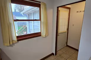 417 Stewart Ave, Woodstock, IL 60098 - Photo 10