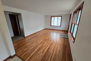 417 Stewart Ave, Woodstock, IL 60098 - Photo 6
