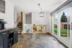 805 Cougar Ln, Oswego, IL 60543 - Photo 4