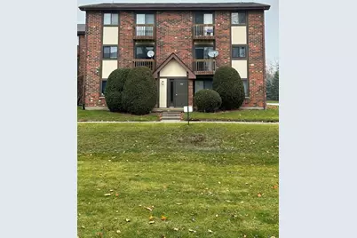 413 Berkshire Drive #22, Crystal Lake, IL 60014 - Photo 1