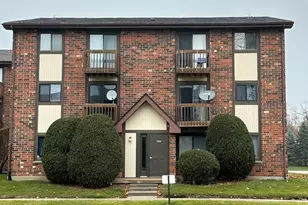 413 Berkshire Dr, Crystal Lake, IL 60014 - Photo 1