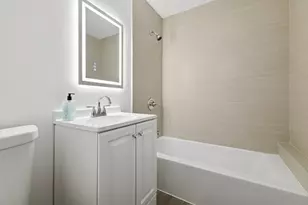 6950 S Cregier Ave, Chicago, IL 60649 - Photo 14