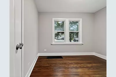 2049 N Hawthorne Avenue, Melrose Park, IL 60164 - Photo 18