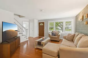 2321 Lee St, Evanston, IL 60202 - Photo 2