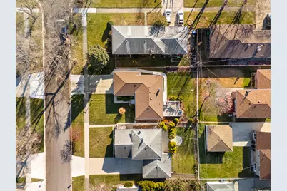 8232 S Ferdinand Avenue, Bridgeview, IL 60455 - Photo 22