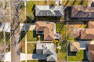 8232 S Ferdinand Ave, Bridgeview, IL 60455 - Photo 22