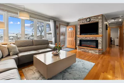 8232 S Ferdinand Avenue, Bridgeview, IL 60455 - Photo 6