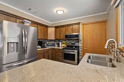 8232 S Ferdinand Avenue, Bridgeview, IL 60455 - Photo 4