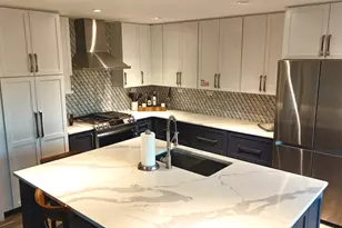 949 Millcreek Cir, Elgin, IL 60123 - Photo 2