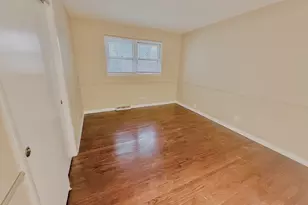 16109 Prairie Ave, South Holland, IL 60473 - Photo 8