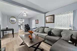 815 Prescott St, Waukegan, IL 60085 - Photo 2