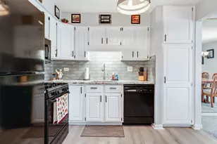 7211 Wolf Rd, Indian Head Park, IL 60525 - Photo 8