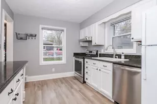 502 Colton Ave, Bloomington, IL 61701 - Photo 8