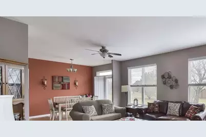 2221 Sunrise Circle #2221, Aurora, IL 60503 - Photo 4