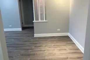 2050 Valencia Dr, Northbrook, IL 60062 - Photo 10