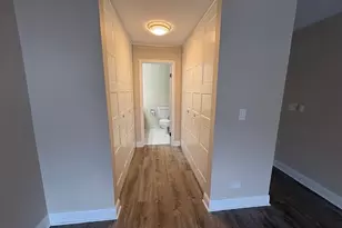 2050 Valencia Dr, Northbrook, IL 60062 - Photo 6