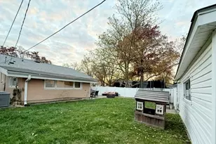 7020 Wright Terrace, Niles, IL 60714 - Photo 4