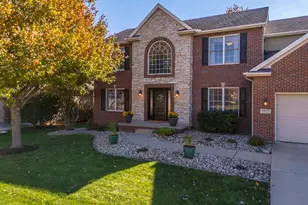 2805 Stevenson Dr, Bloomington, IL 61704 - Photo 2