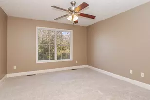 2805 Stevenson Dr, Bloomington, IL 61704 - Photo 34