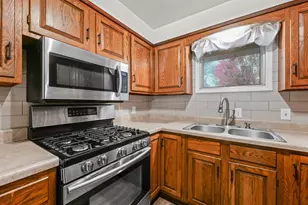 911 S Longview Rd, Monticello, IL 61856 - Photo 12