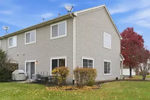 210 Nicole Dr, South Elgin, IL 60177 - Photo 2