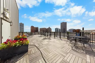 3900 N Pine Grove Avenue #910, Chicago, IL 60613 - Photo 16