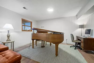 [Address not provided], Rockford, IL 61101 - Photo 32