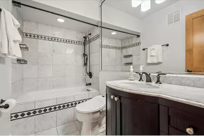 1240 N Lake Shore Drive #5A, Chicago, IL 60610 - Photo 22