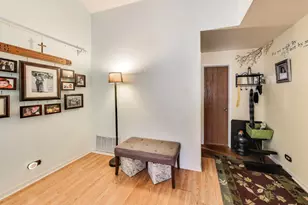 350 Newgate Ct, Schaumburg, IL 60193 - Photo 2