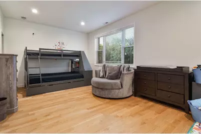 943 N Central Park Avenue, Chicago, IL 60651 - Photo 18