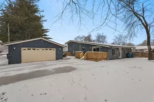 706 Madison St, Monticello, IL 61856 - Photo 32