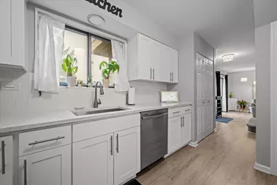 7315 Winthrop Way #16, Downers Grove, IL 60516 - Photo 6