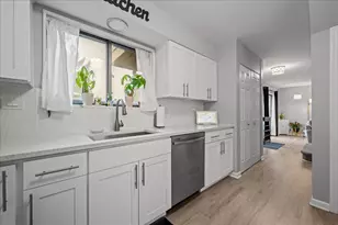 7315 Winthrop Way, Downers Grove, IL 60516 - Photo 6