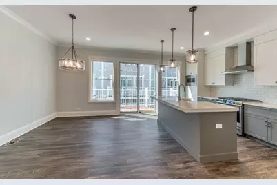 [Address not provided], Elmhurst, IL 60126 - Photo 2