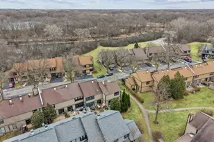 236 Shadow Bend Dr, Wheeling, IL 60090 - Photo 40