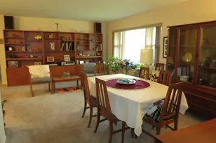 6829 Roberts Dr, Woodridge, IL 60517 - Photo 10